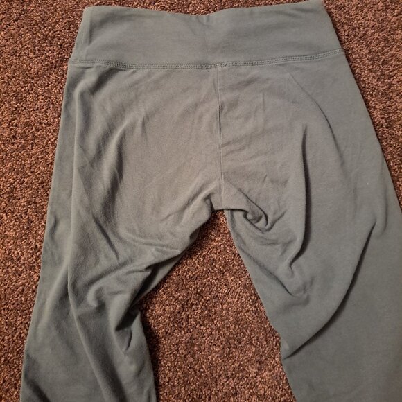 Victoria's Secret Victoria Sport Womens Activewear Capri Leggings - Picture 9 of 9